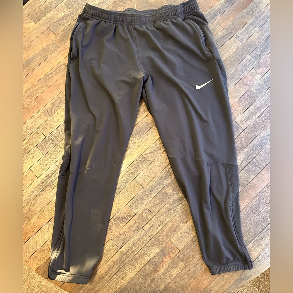 Nike Lightweight Performance Joggers. Men’s size XL
